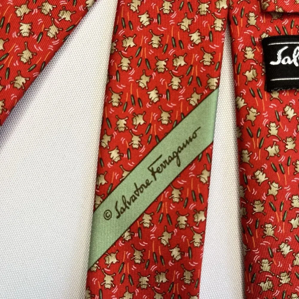 Salvatore Ferragamo Men's 100% Silk Tie Frogs with Willows Red
